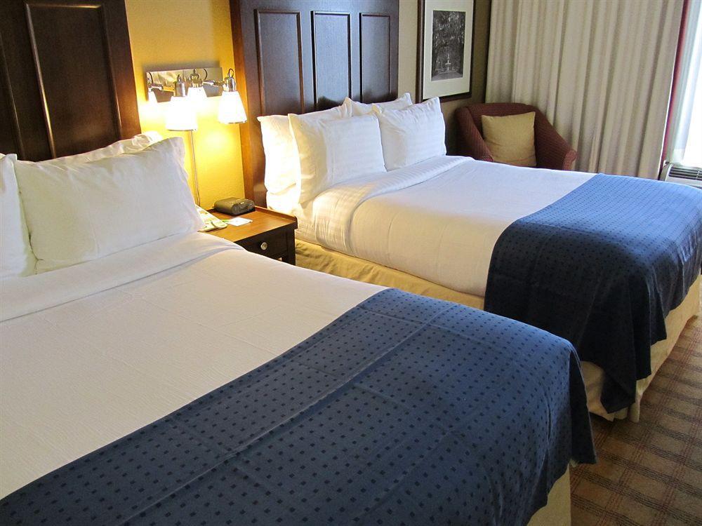 Holiday Inn Savannah Historic District By Ihg Экстерьер фото
